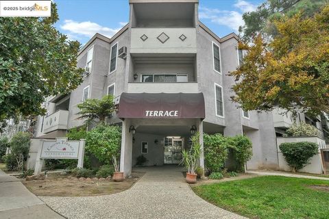 Photo of 1699 Laguna Street #311, Concord, CA 94520 (MLS # 41118973)