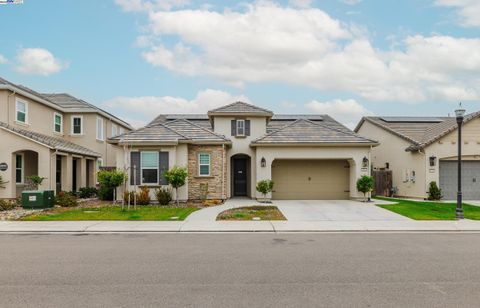 Photo of 2929 Cammie Ln, Lodi, CA 95242 (MLS # 41119077)