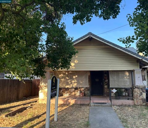 Photo of 826 N San Jose St, Stockton, CA 95203 (MLS # 41109568)