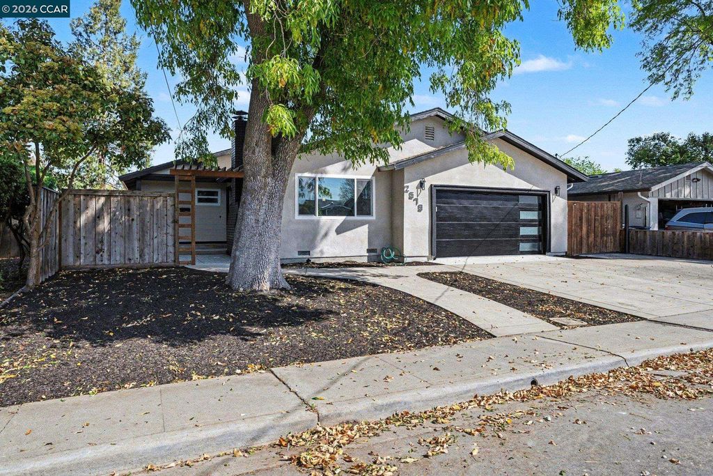 Photo of 2579 Montgomery Ave, Concord, CA 94519 (MLS # 41127621)