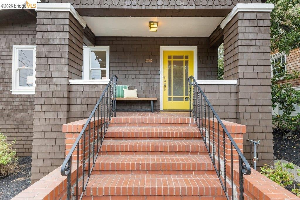 353 Warwick Ave