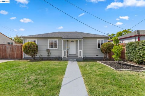 Photo of 246 Tunis Rd, Oakland, CA 94603 (MLS # 41132810)