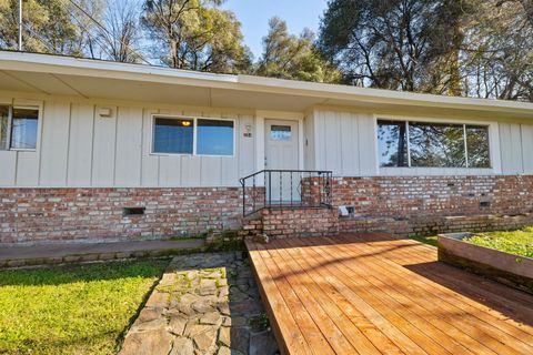 Photo of 284 Gerrymander Avenue, Sonora, CA 95370 (MLS # 41123337)
