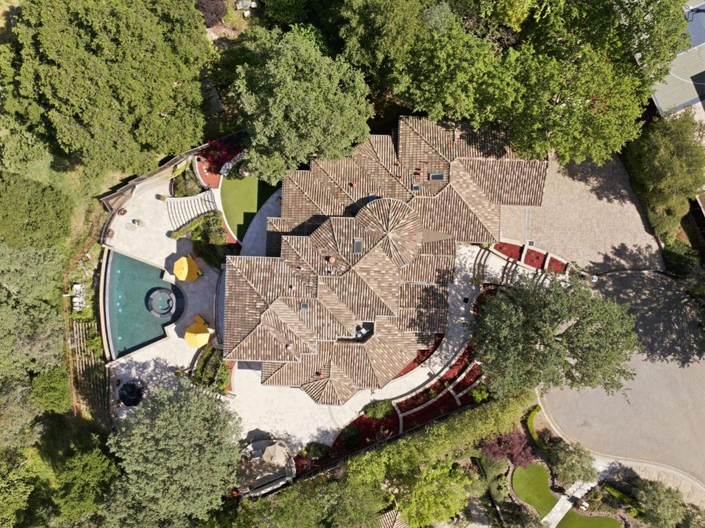 Photo of 15301 Robin Anne Lane, Monte Sereno, CA 95030 (MLS # ML82040863)