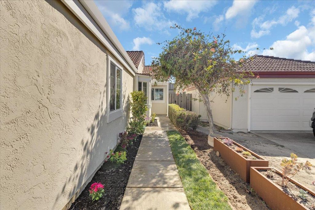 Photo of 159 Dolphin Circle, Marina, CA 93933 (MLS # ML82026354)