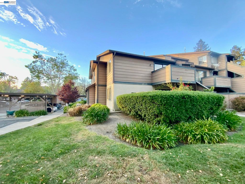 Photo of 304 Hackamore Ln, Fremont, CA 94539 (MLS # 41129199)