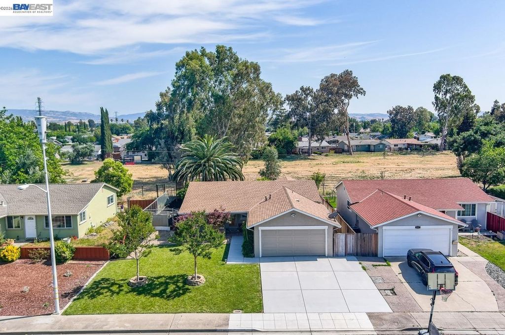 Photo of 5345 Lilac Ave, Livermore, CA 94551 (MLS # 41135415)
