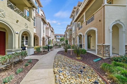 784 Camden Cmn Livermore CA 94551