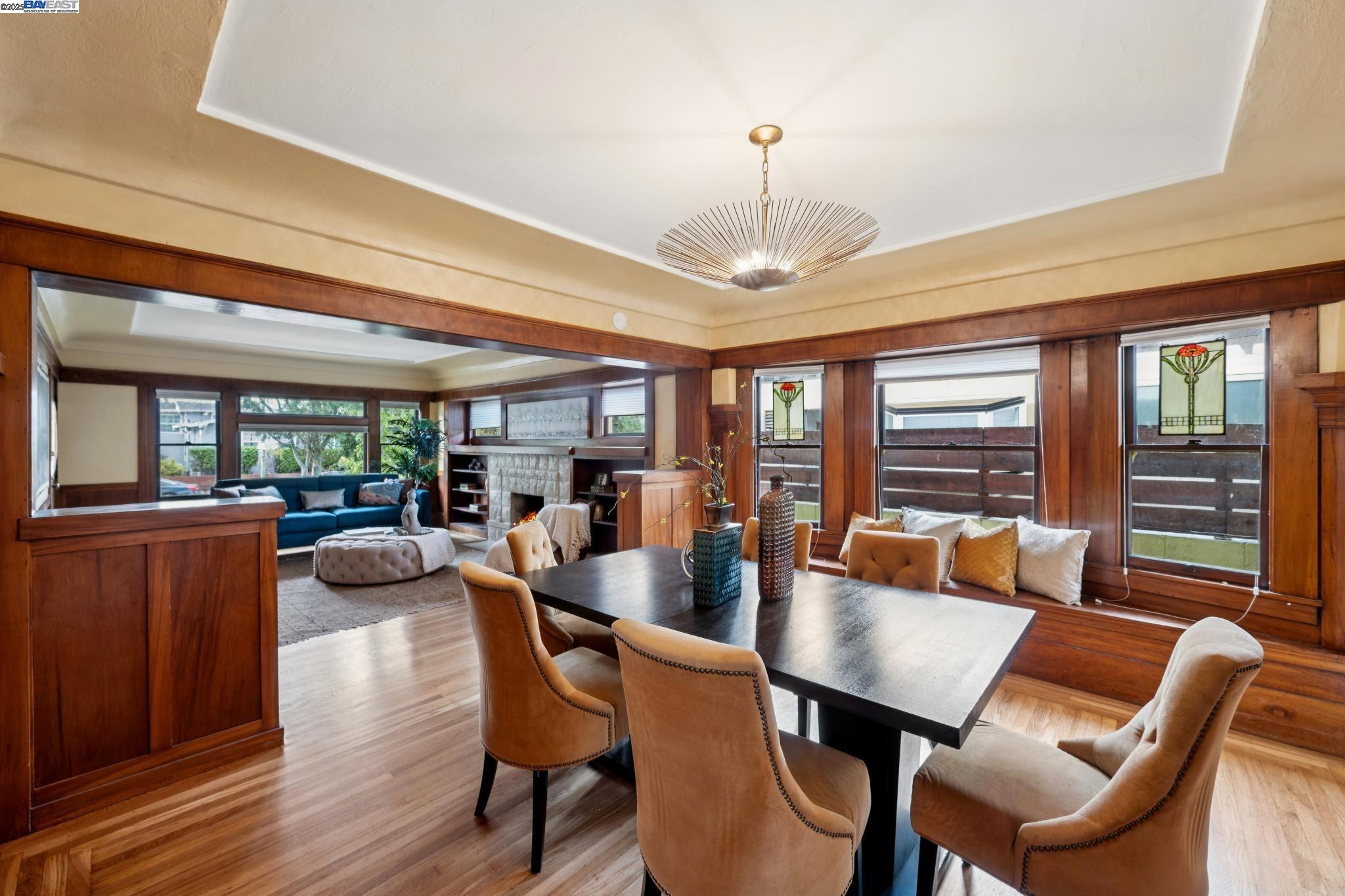 Alameda, California 94501, United States, 3 Bedrooms Bedrooms, ,2 BathroomsBathrooms,Residential,Active,253943