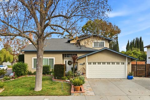 Photo of 2891 Calle Reynoso, Pleasanton, CA 94566 (MLS # 41118401)
