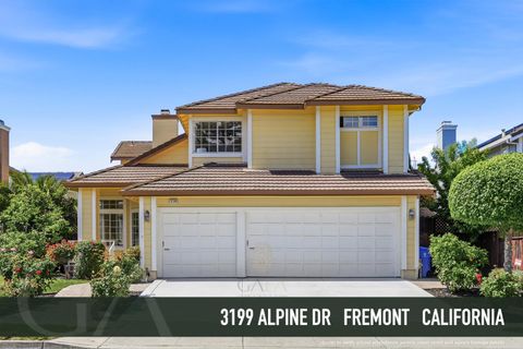 Photo of 3199 Alpine Drive, Fremont, CA 94555 (MLS # ML82044984)