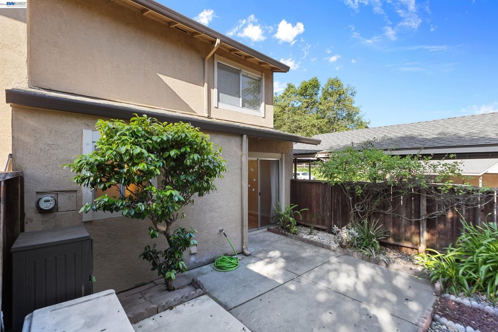Photo of 1223 Marionola Way, Pinole, CA 94564 (MLS # 41134857)