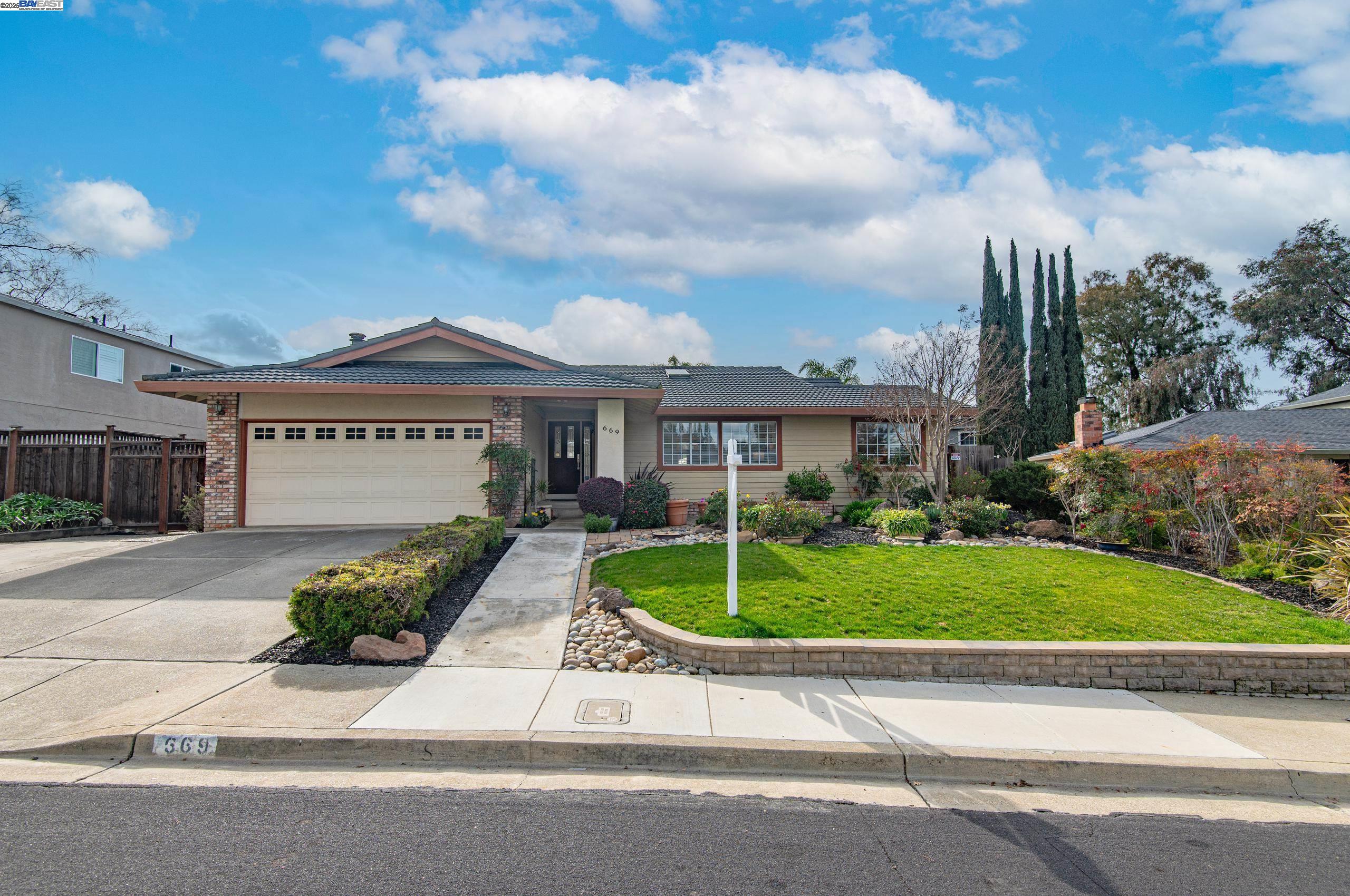 669 Sylvaner Dr