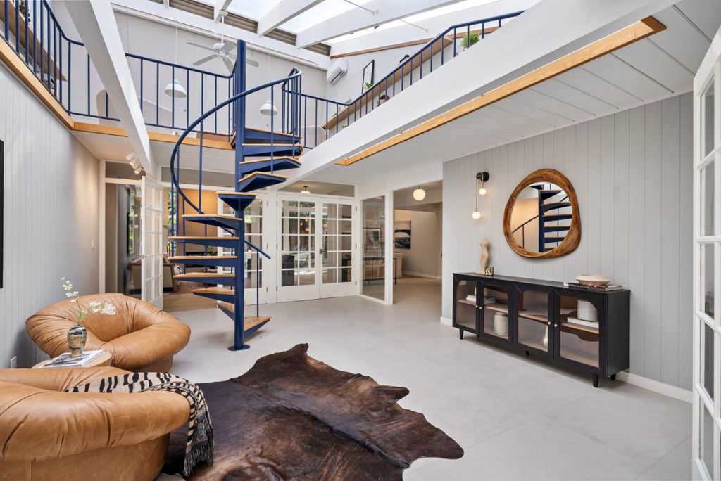 Photo of 1736 Frobisher Way, San Jose, CA 95124 (MLS # ML82026049)