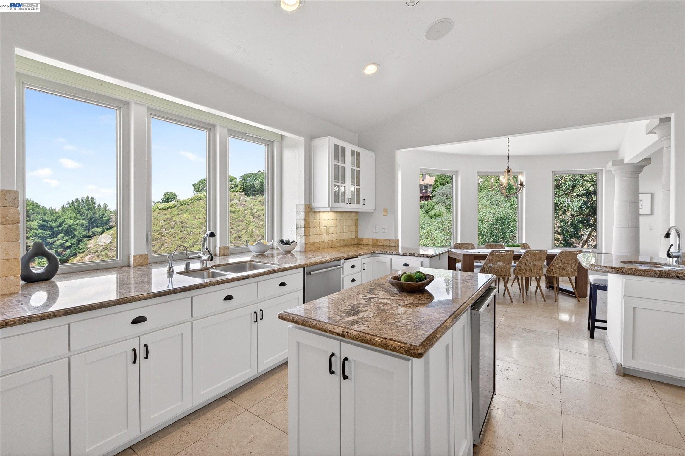 2529 Biltmore Dr
