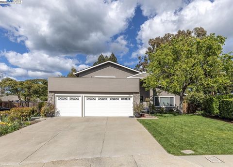 25 St Joan Ct, Danville, CA 94526 - MLS#: 41095790