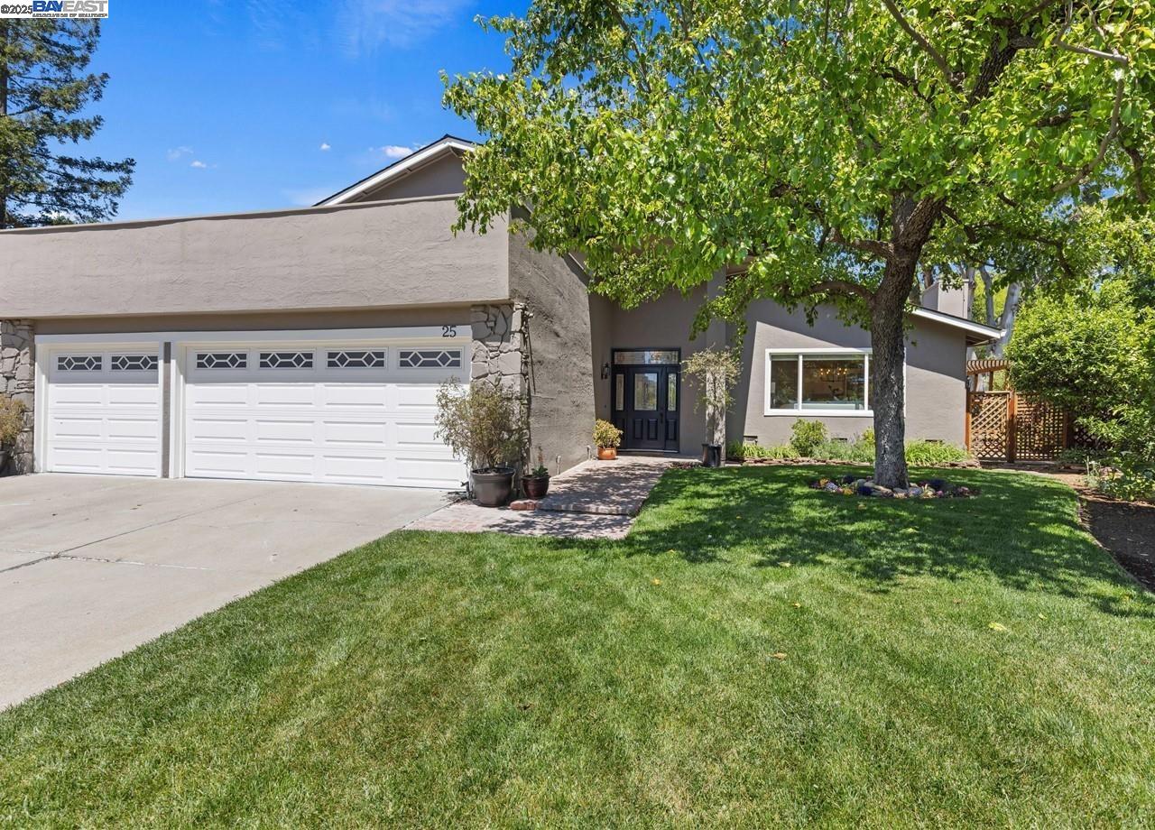 25 St Joan Ct