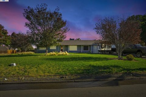 Photo of 34724 Bernard Rd, Tracy, CA 95377 (MLS # 41118556)