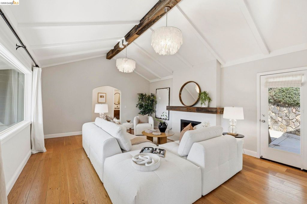 Photo of 5701 Snake Rd, Oakland, CA 94611 (MLS # 41126981)