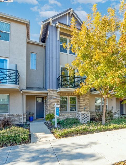 Photo of 4118 Panorama Dr, Dublin, CA 94568 (MLS # 41119101)