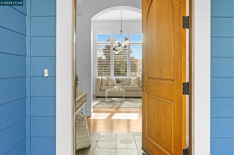 211 Park St, Martinez, CA 94553 - #: 41089659