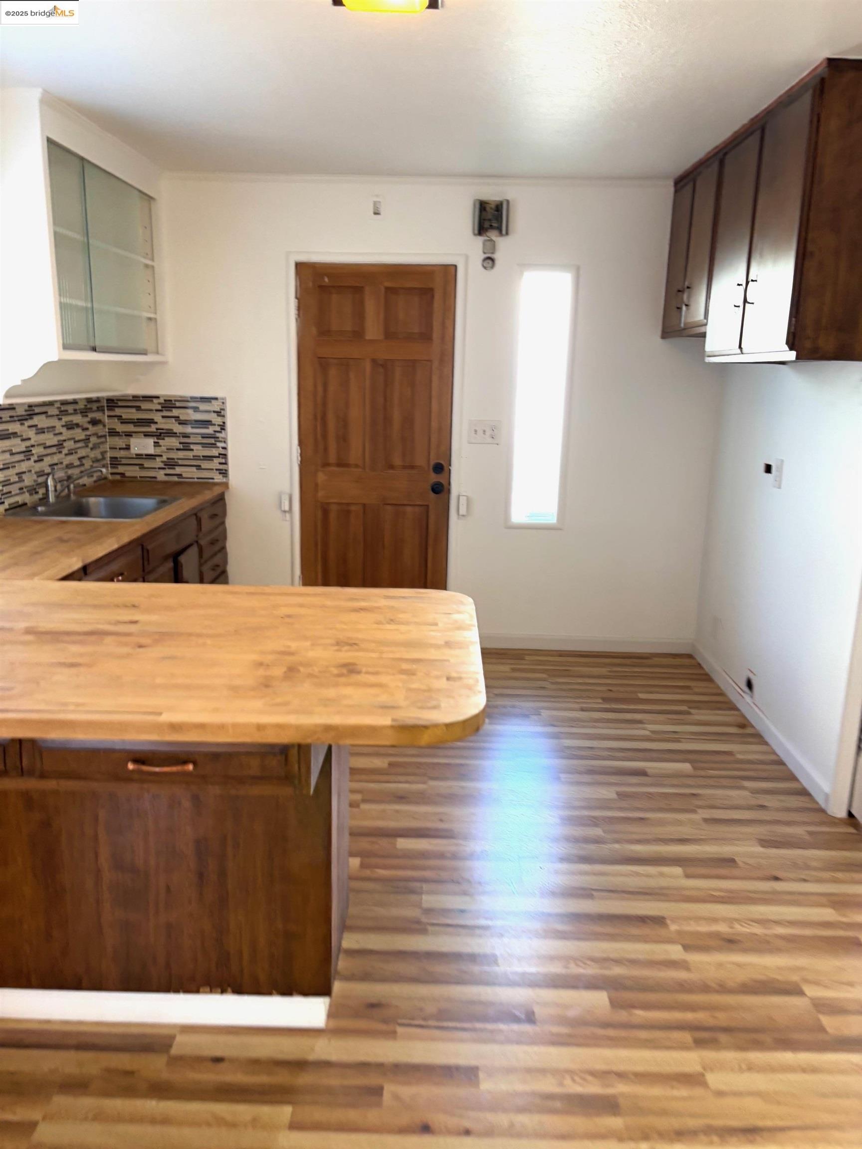 Oakland, California 94605, United States, 3 Bedrooms Bedrooms, ,Residential,Active,19292