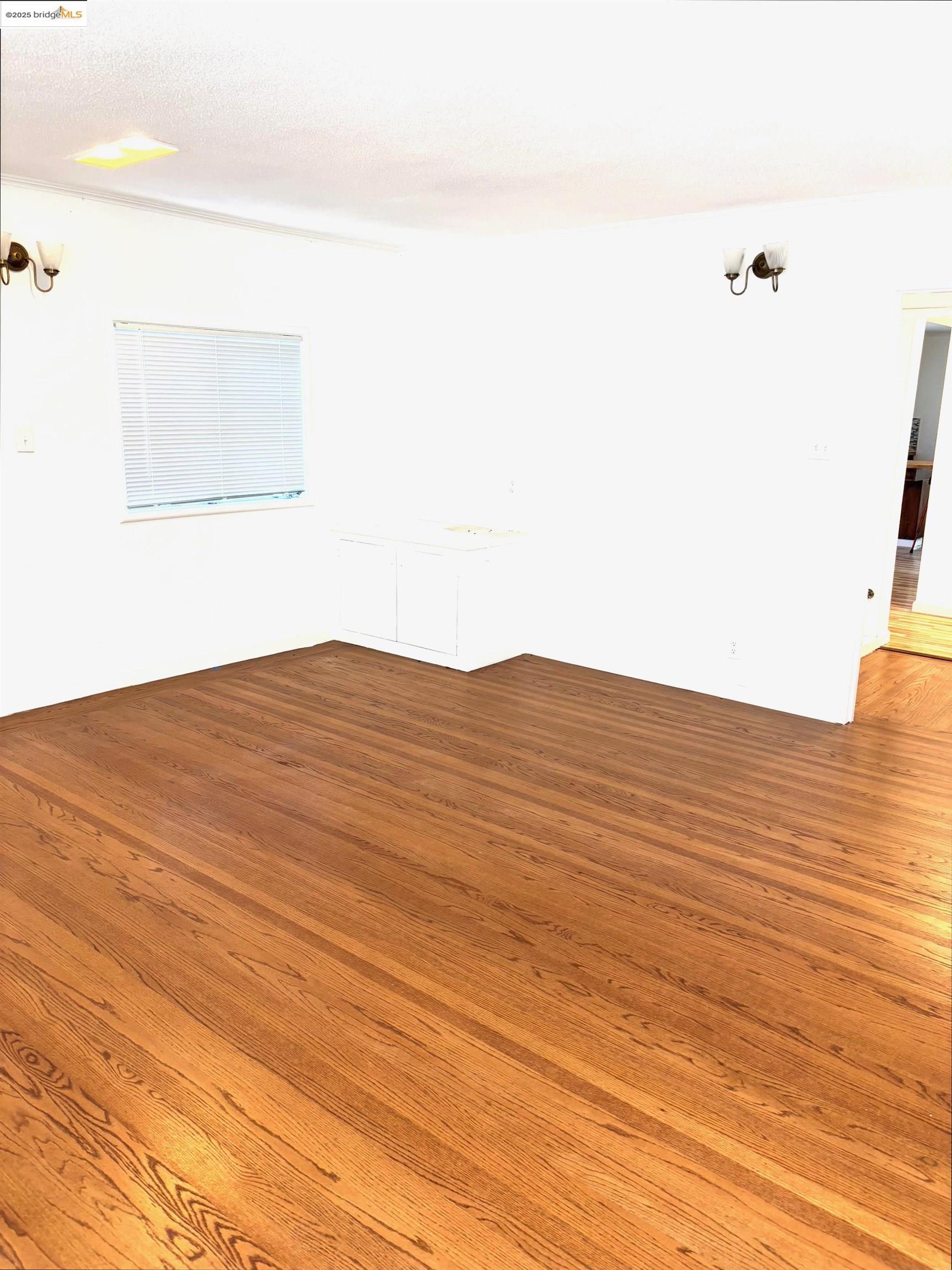 Oakland, California 94605, United States, 3 Bedrooms Bedrooms, ,Residential,Active,19292