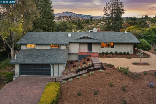 220 GROVER LN, WALNUT CREEK, CA 94596 - Image 1de298cb6fa6e83f2d274e7bdf43ee4e/1646235851