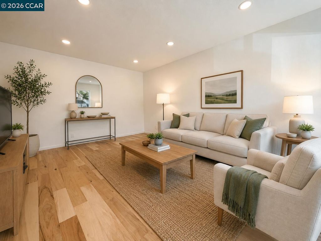 Photo of 10 Moss Ave #15, Oakland, CA 94610 (MLS # 41135634)