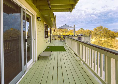 A home in La Grange