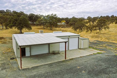 A home in La Grange