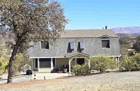 A home in La Grange