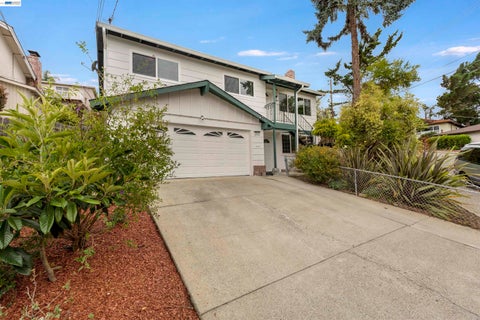 Photo of 19435 Yuma St, Castro Valley, CA 94546 (MLS # 41139199)