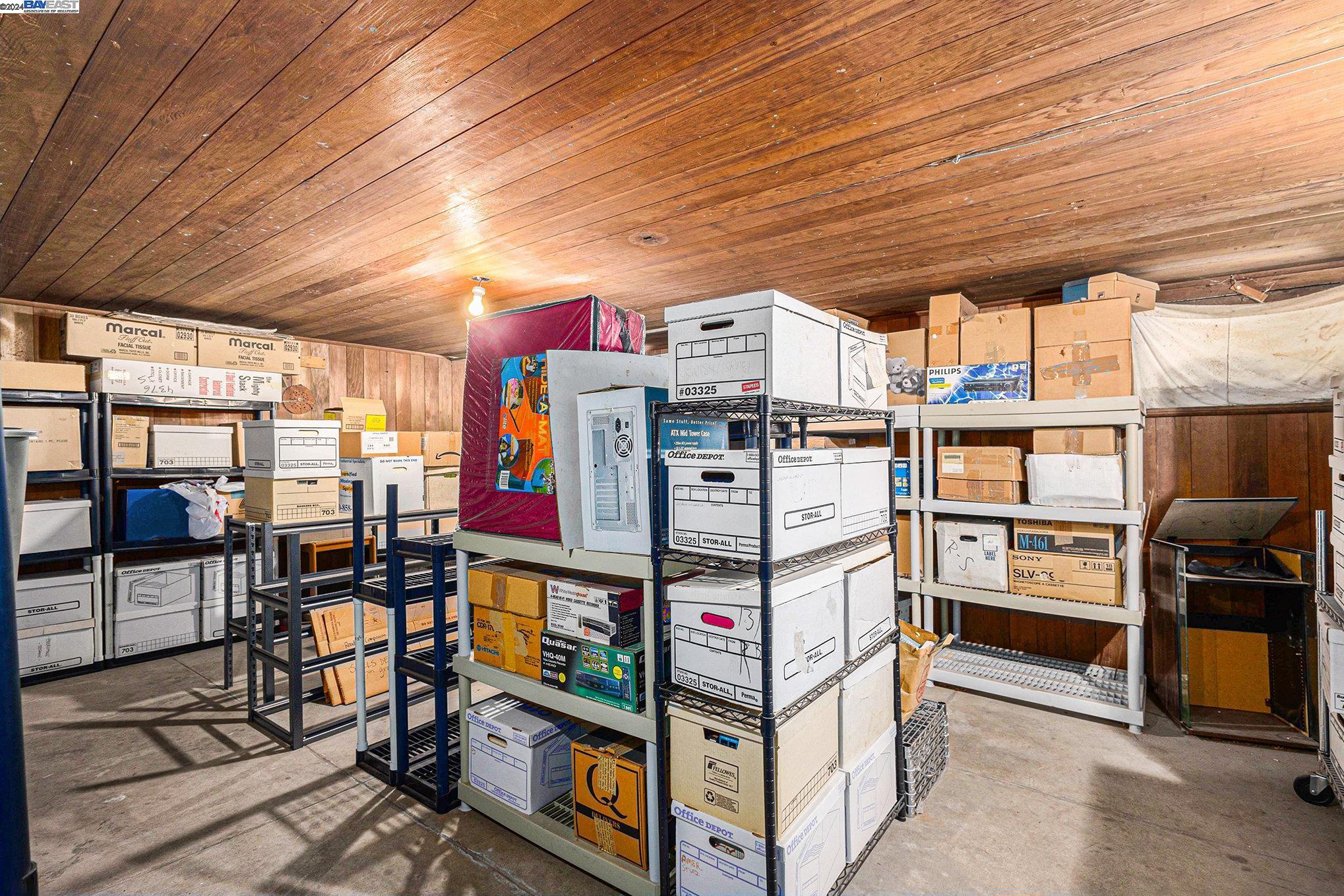 Alameda, California 94501, United States, 2 Bedrooms Bedrooms, ,Residential,Active,61165