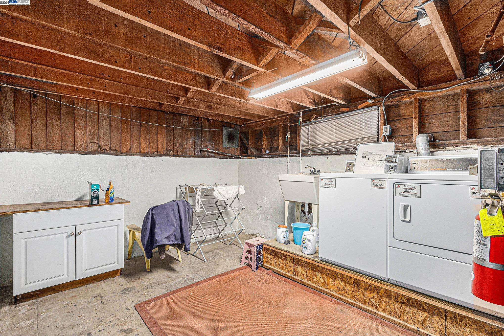 Alameda, California 94501, United States, 2 Bedrooms Bedrooms, ,Residential,Active,61165