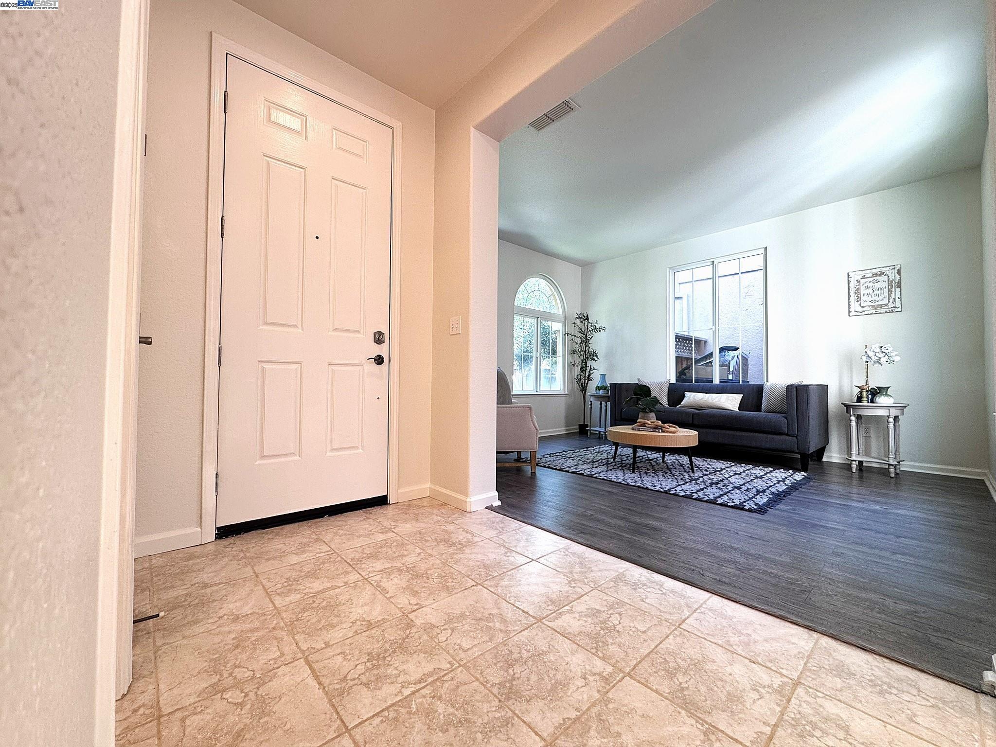 61 W Belleza Ln