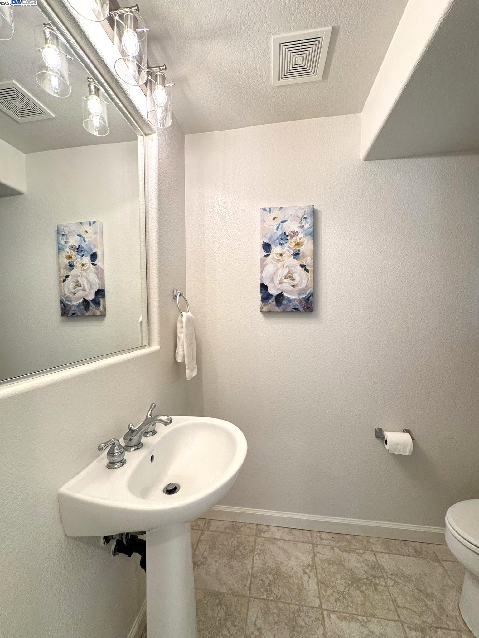 61 W Belleza Ln