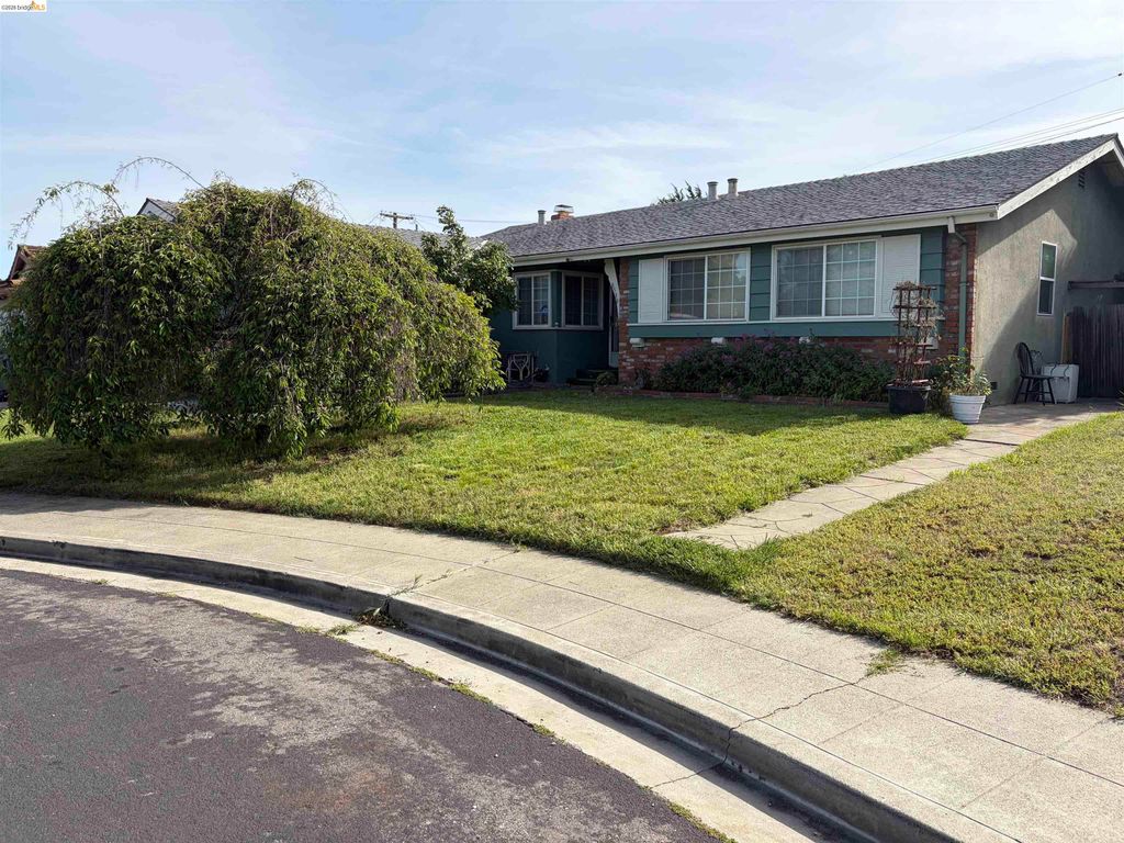 Photo of 8588 Ardmore Pl, Dublin, CA 94568 (MLS # 41131594)