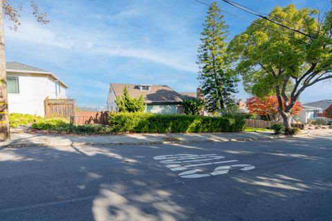Photo of 265 Chestnut Street, San Carlos, CA 94070 (MLS # ML82040005)