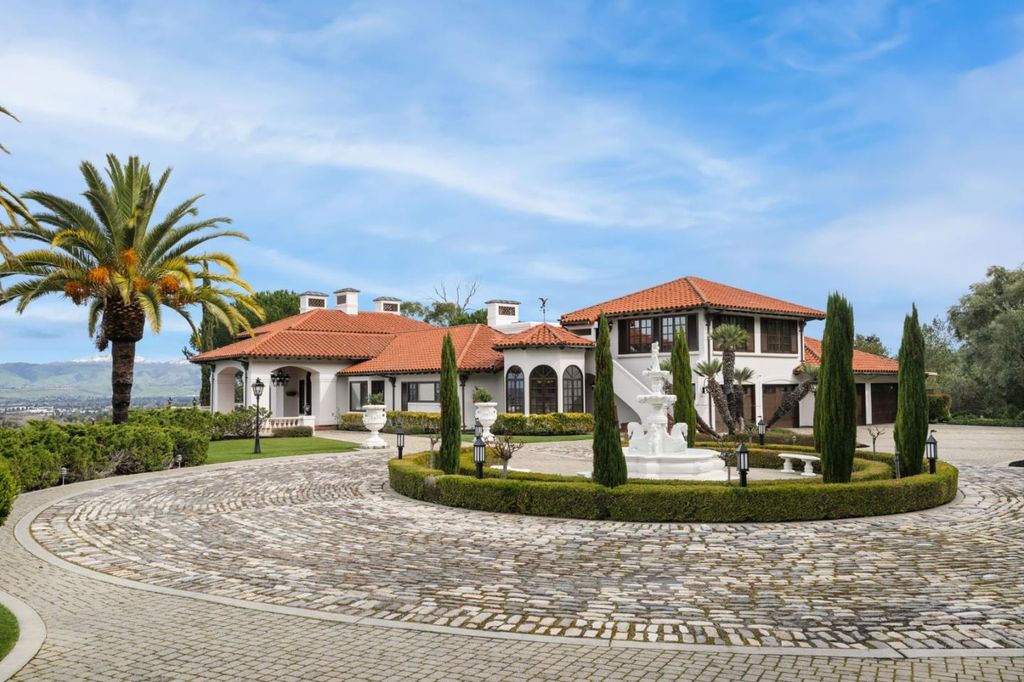 Photo of 5770 Harwood Road, Los Gatos, CA 95032 (MLS # ML82036349)