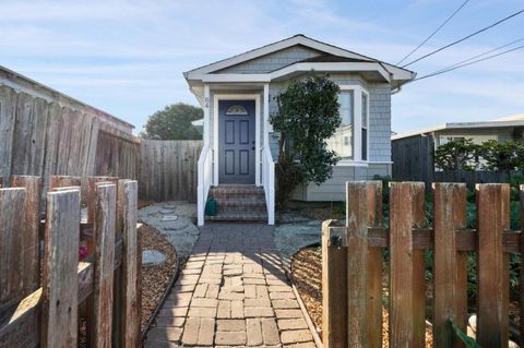 Photo of 84 San Jose Avenue, Pacifica, CA 94044 (MLS # ML82028762)