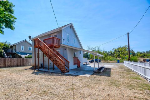 A home in Snelling