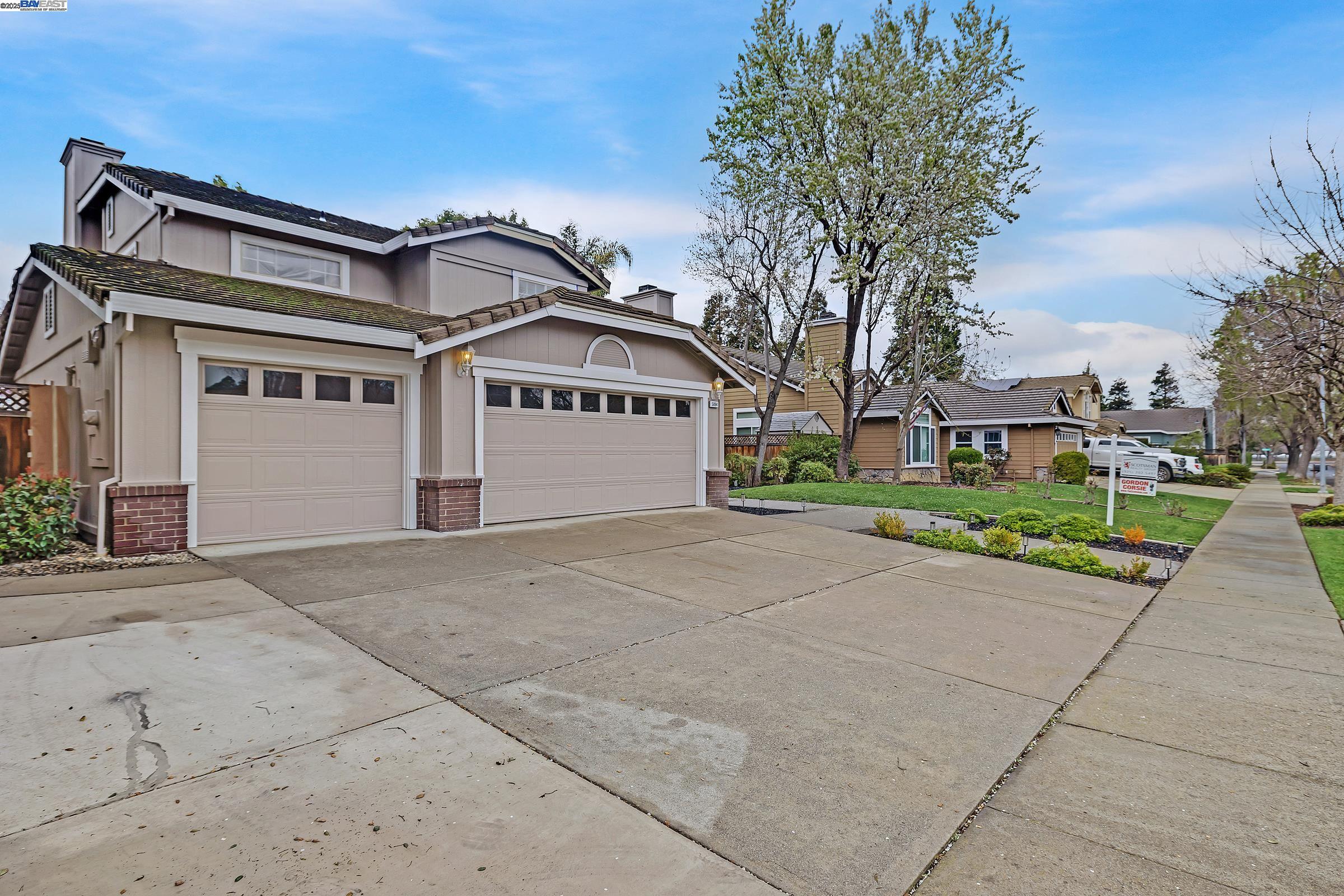 5894 Arlene Way