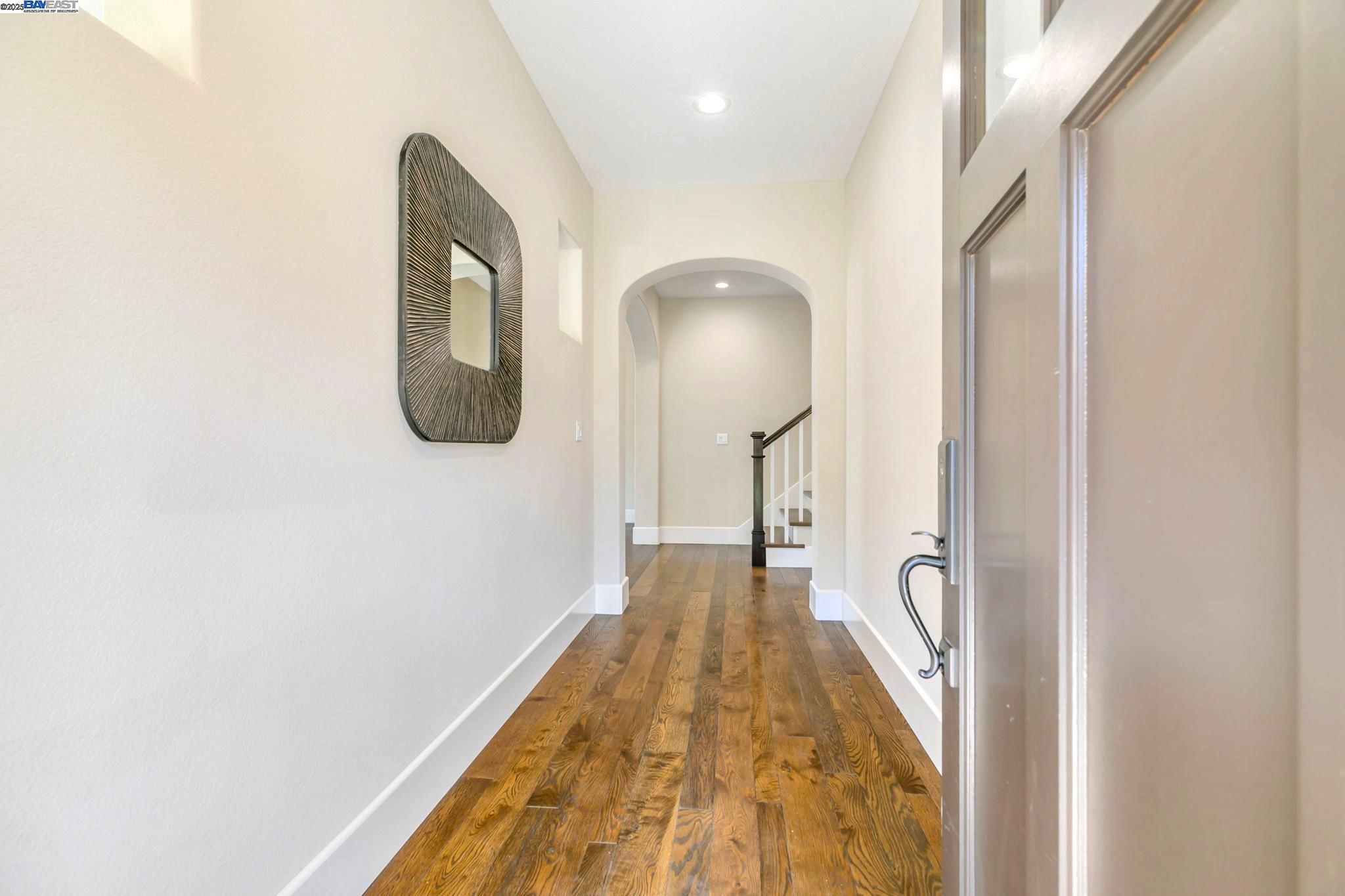 43148 Calle Sagrada