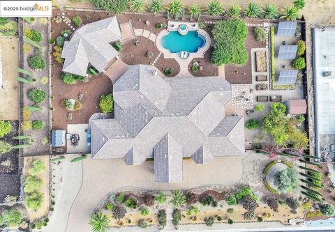 Photo of 245 Rolling Sage Cir, Vacaville, CA 95688 (MLS # 41114636)