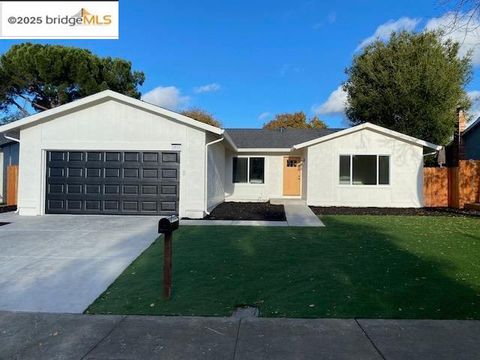 Photo of 1832 Elkwood Dr, Concord, CA 94519 (MLS # 41119319)