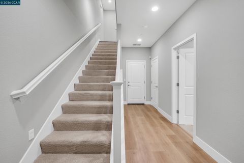 Photo of 3126 Aran Way, Dublin, CA 94568 (MLS # 41123529)