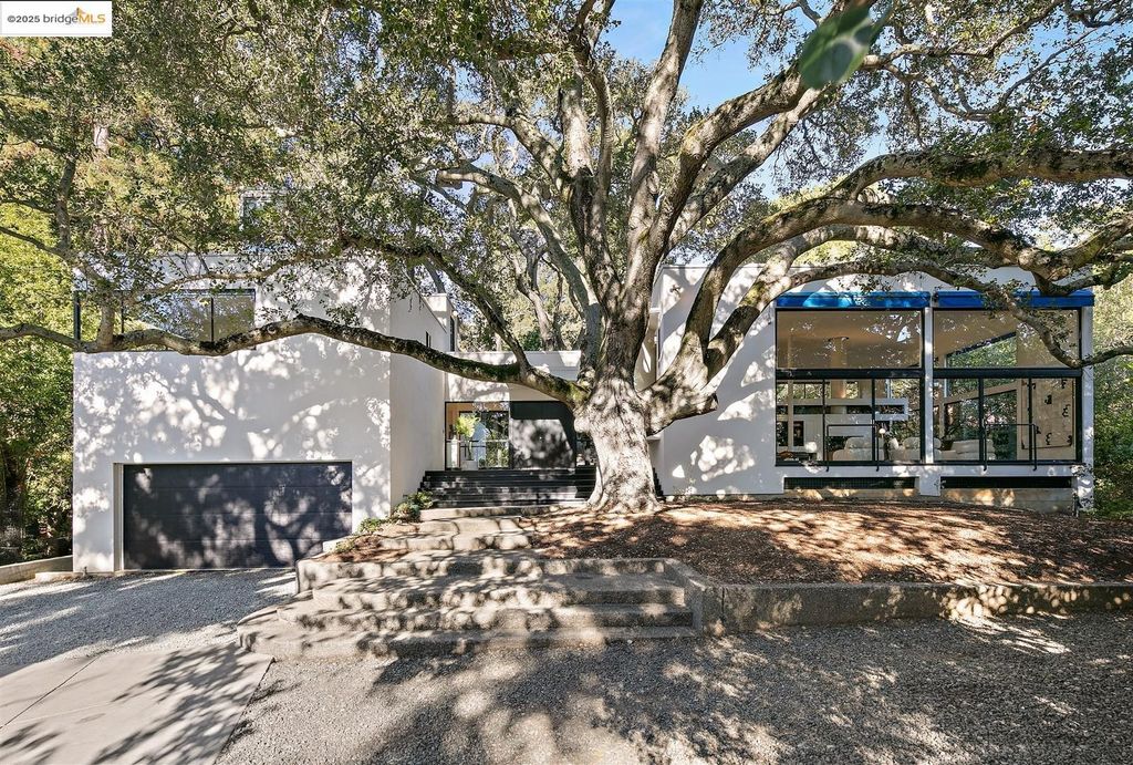 Photo of 256 The Uplands, Berkeley, CA 94705 (MLS # 41116364)