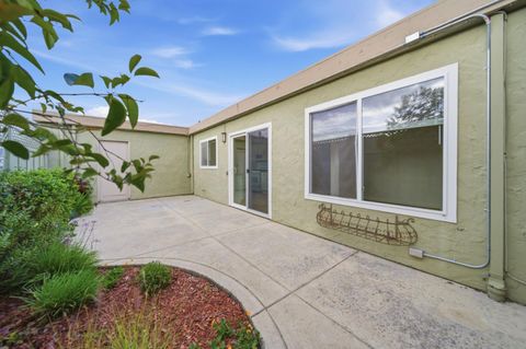 Photo of 154 Crestview Court, Watsonville, CA 95076 (MLS # ML82045097)