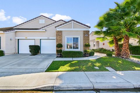 Photo of 308 Upton Pyne Dr, Brentwood, CA 94513 (MLS # 41124128)